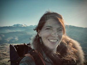 Camille fondatrice de yhom, professeur de yoga thérapie, méditation MBSR, Yin Yoga